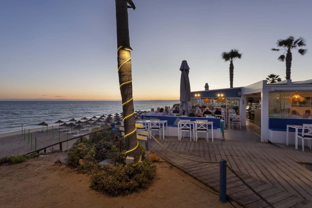 Izzy's Beach Restaurant